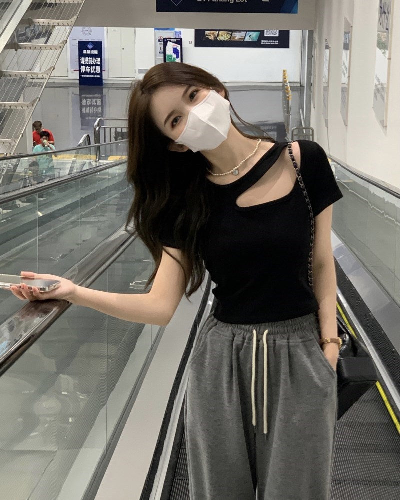 TP088 设计感镂空上衣
