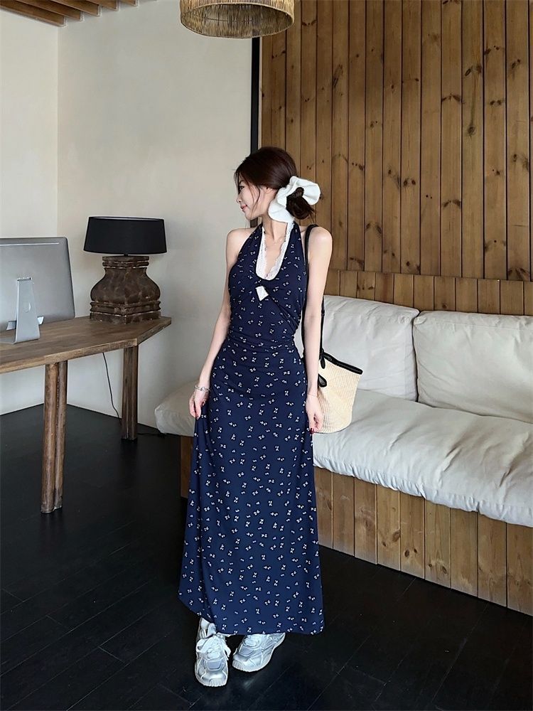 DS009 挂脖V领法式蕾丝碎花连衣裙