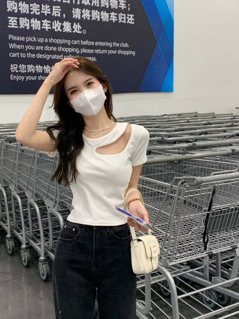 TP088 设计感镂空上衣