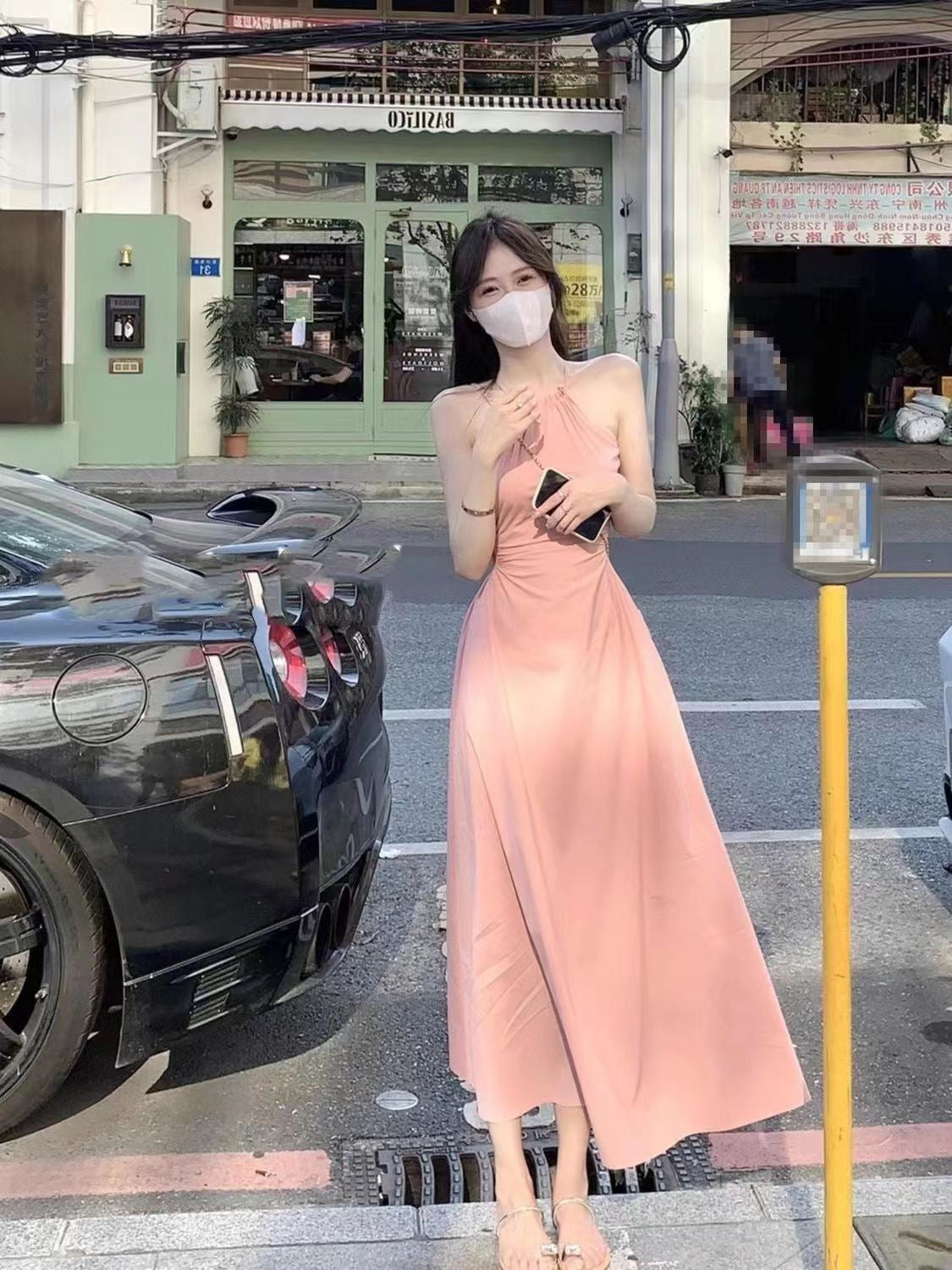 DS025 挂脖露腰连衣裙